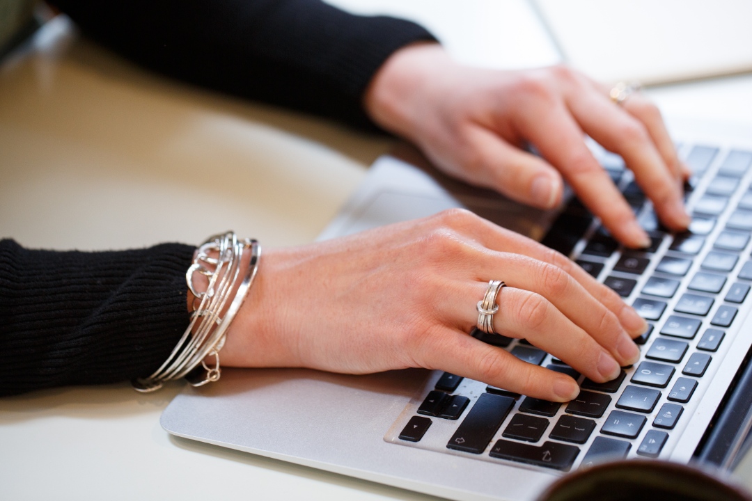 Holly typing Sycamore Online Business Management Get Your Small Business Organised Holly typing Sycamore Online Business Management Get Your Small Business Organised